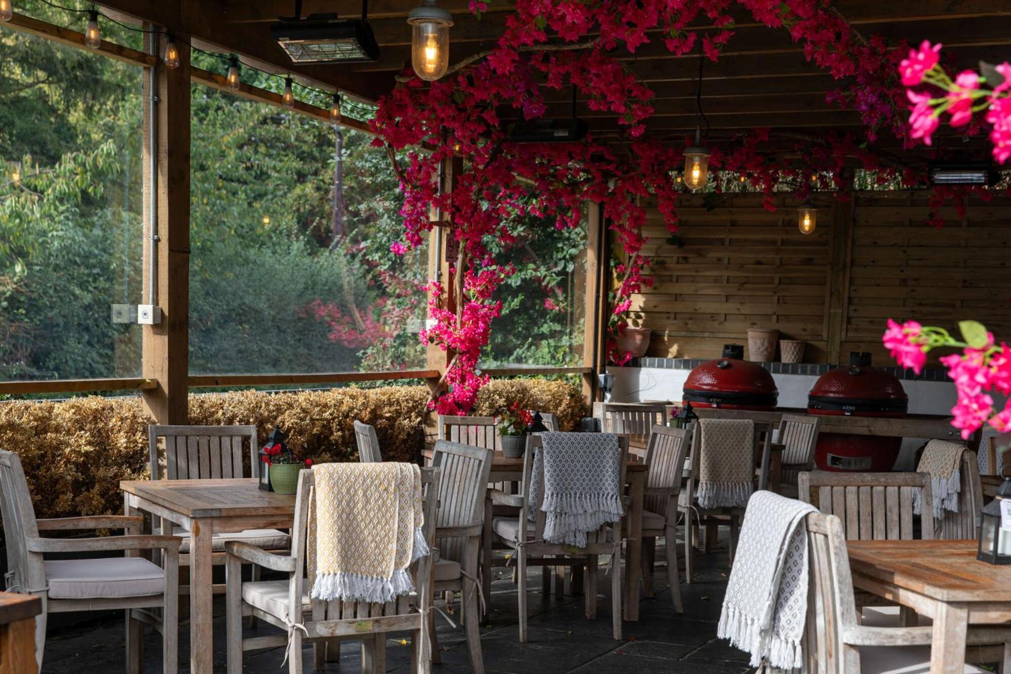 Отель The Carpenters Arms Тонбридж Экстерьер фото